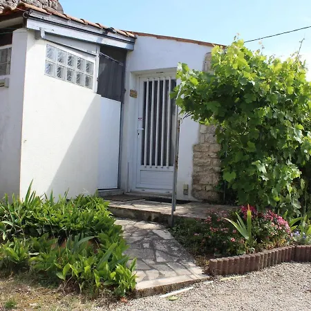 Maison Saint-pierre-d'oleron, 3 Pieces, 9 Personnes - Fr-1-246a-135 펜션 *